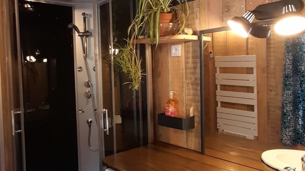 Photo of Bathroom in Sery