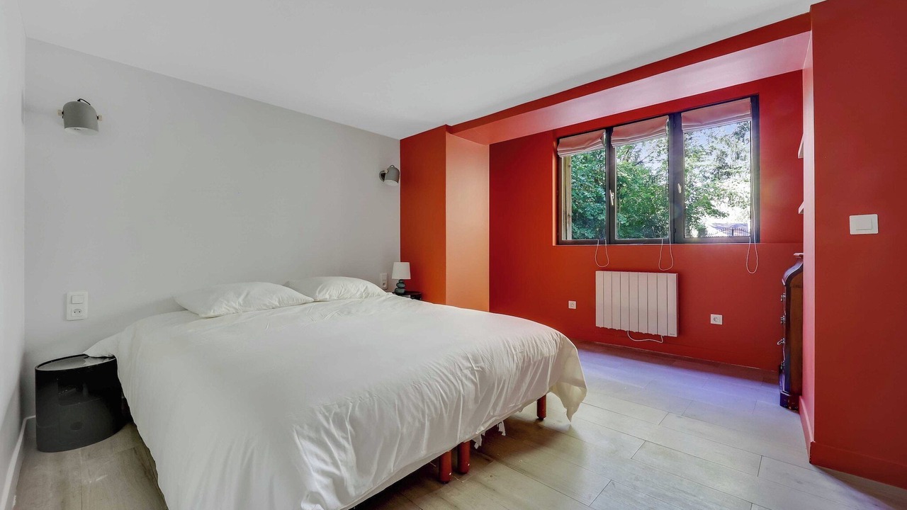 Photo of Bedroom in Le Val-Saint-Germain