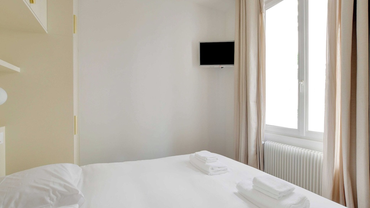 Photo of Bedroom in 20th Arrondissement