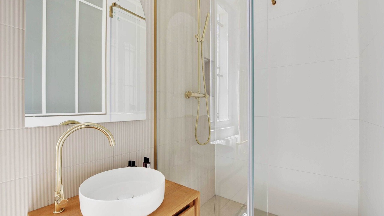 Photo of Bathroom in 20th Arrondissement