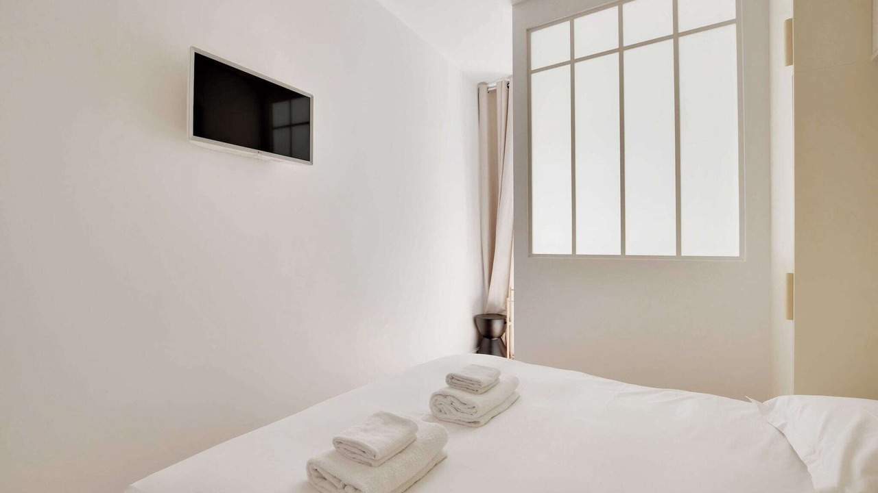 Photo of Bedroom in 20th Arrondissement