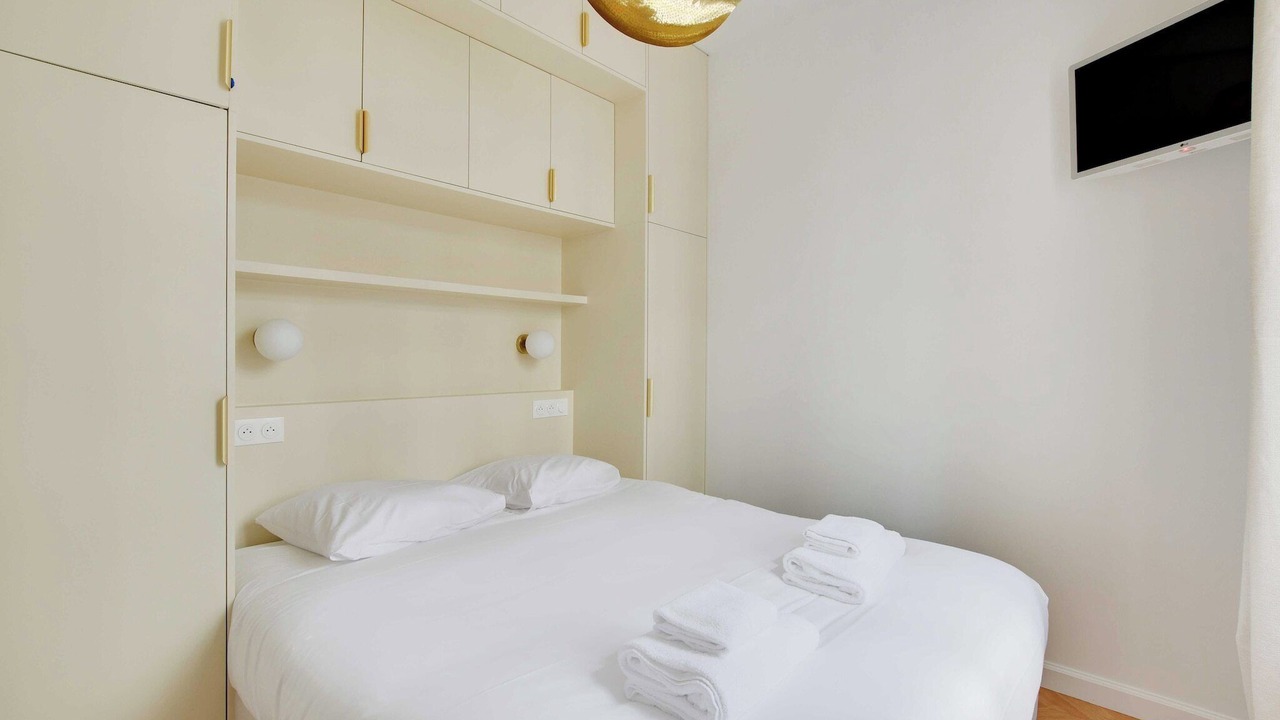 Photo of Bedroom in 20th Arrondissement