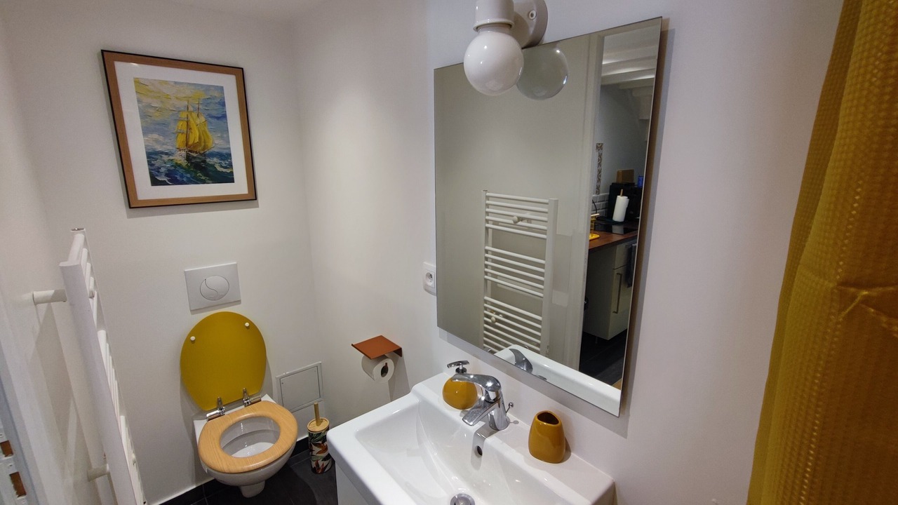 Photo of Bathroom in Louis Bertrand-Mirabeau-Semard