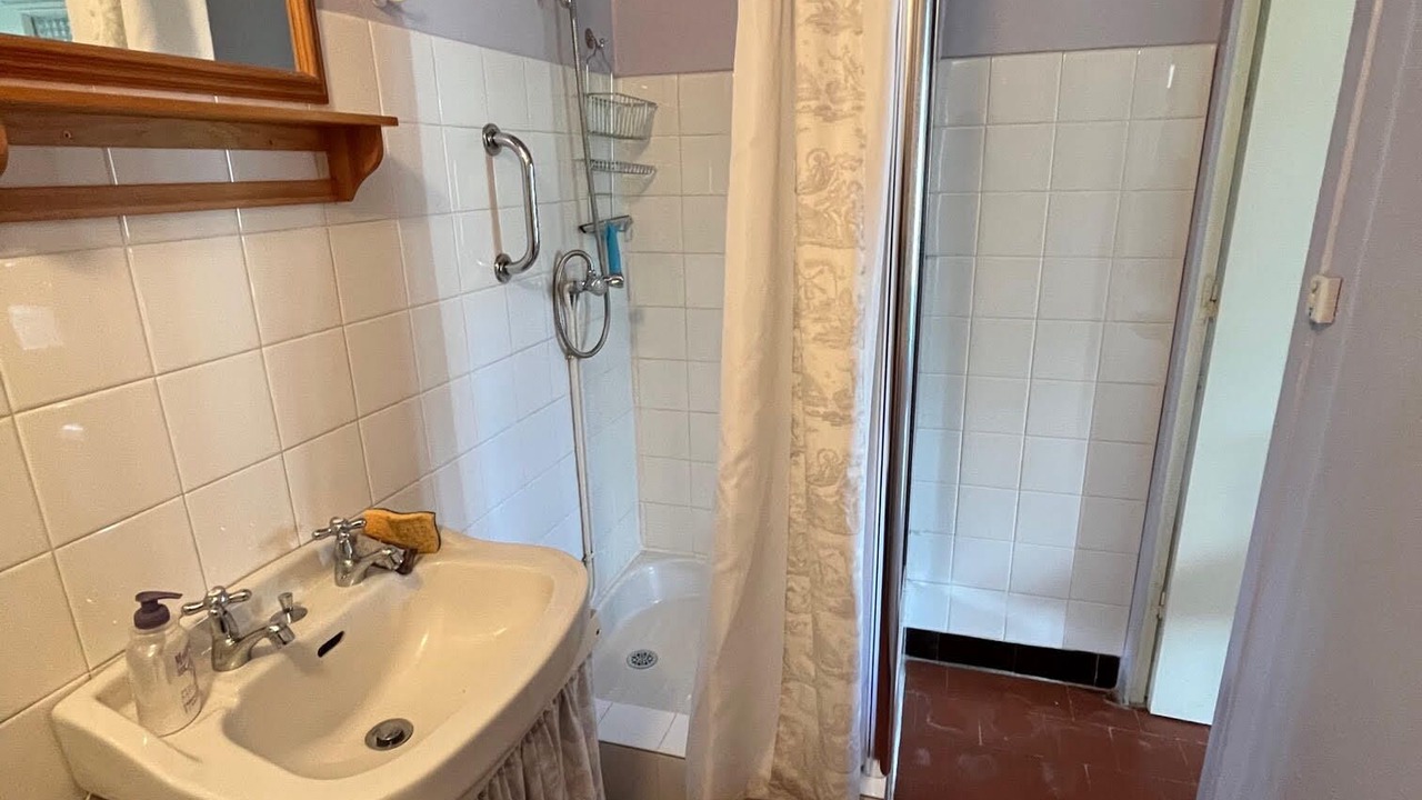 Photo of Bathroom in Anost