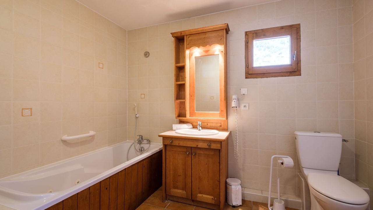 Photo of Bathroom in Lanslevillard