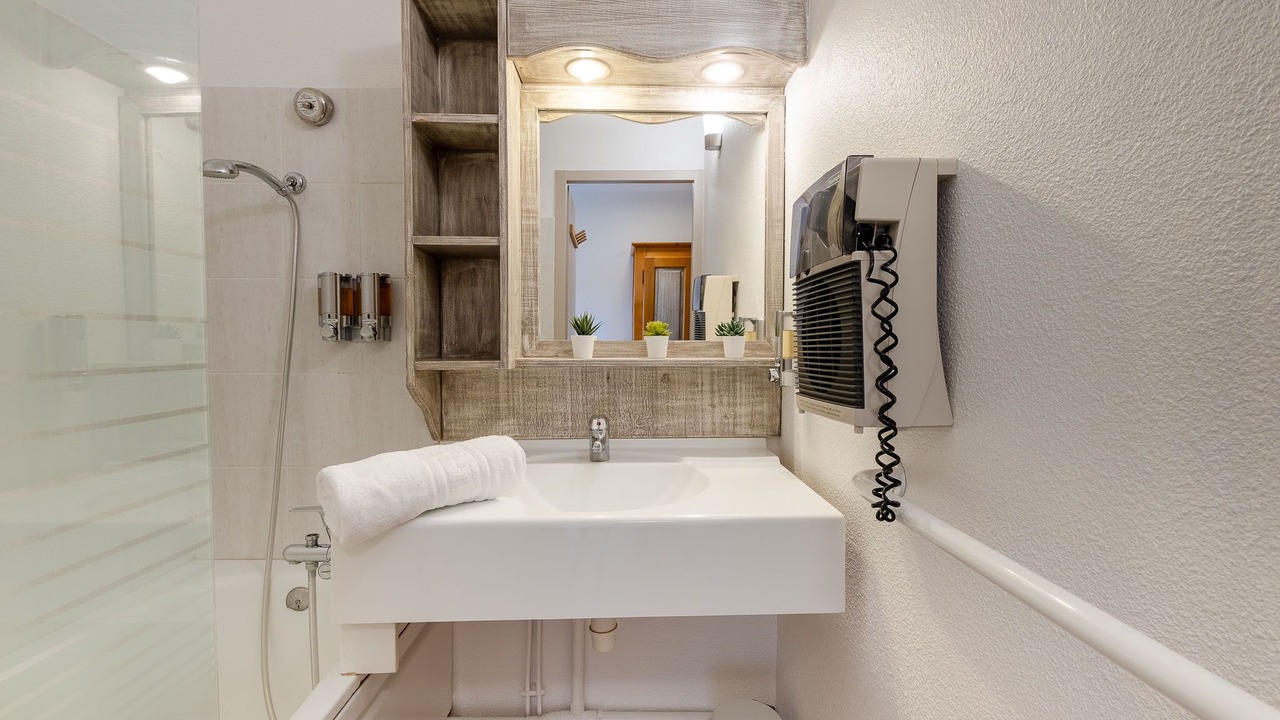 Photo of Bathroom in Lons-le-Saunier