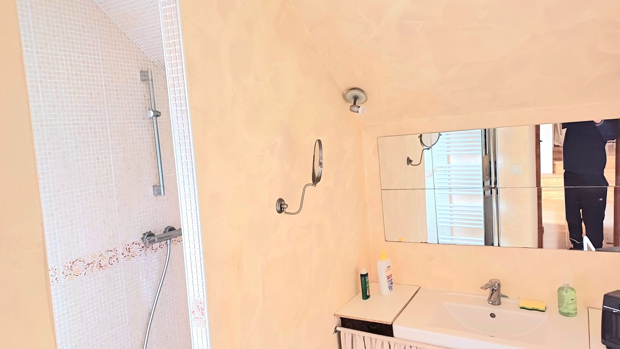 Photo of Bathroom in L'Etoile