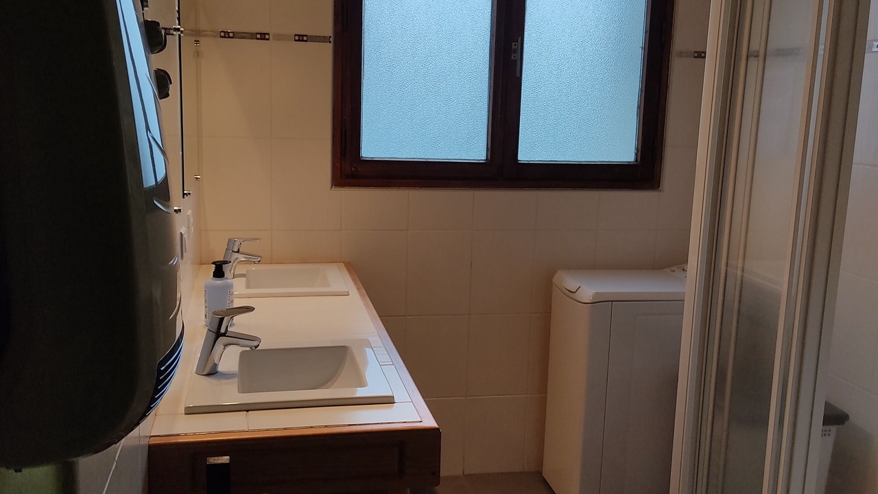 Photo of Bathroom in Coucouron