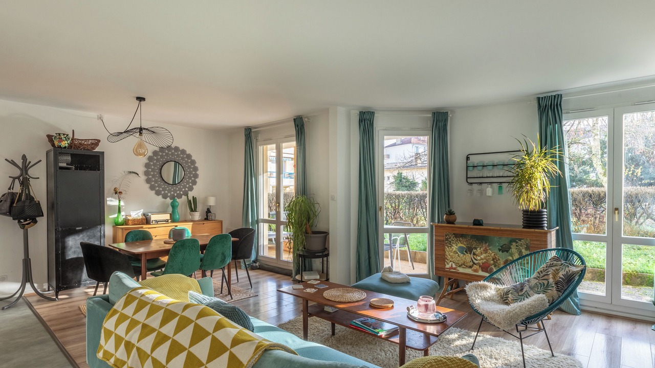Photo of Livingroom in Up 1.5 Saint-Ferreol