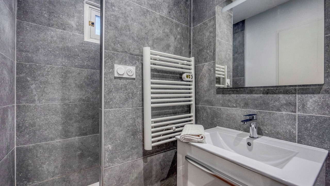 Photo of Bathroom in Saint-Nazaire-les-Eymes