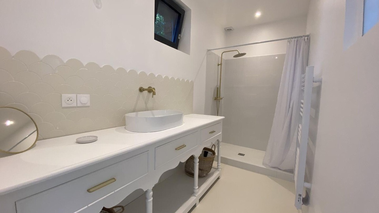 Photo of Bathroom in Senlisse
