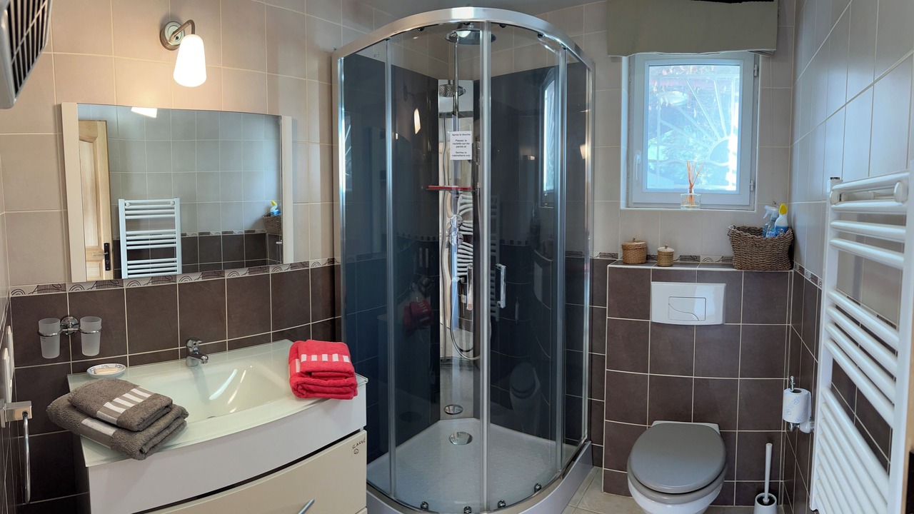 Photo of Bathroom in Suze-la-Rousse