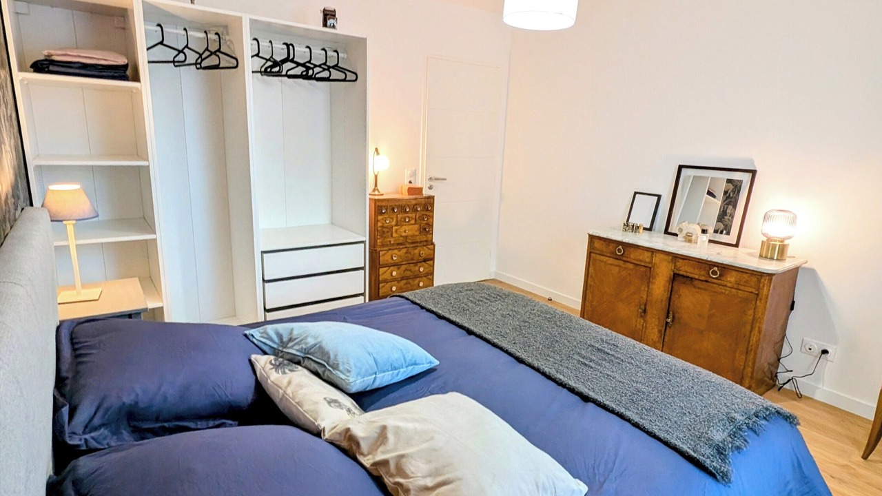 Photo of Bedroom in Adamville