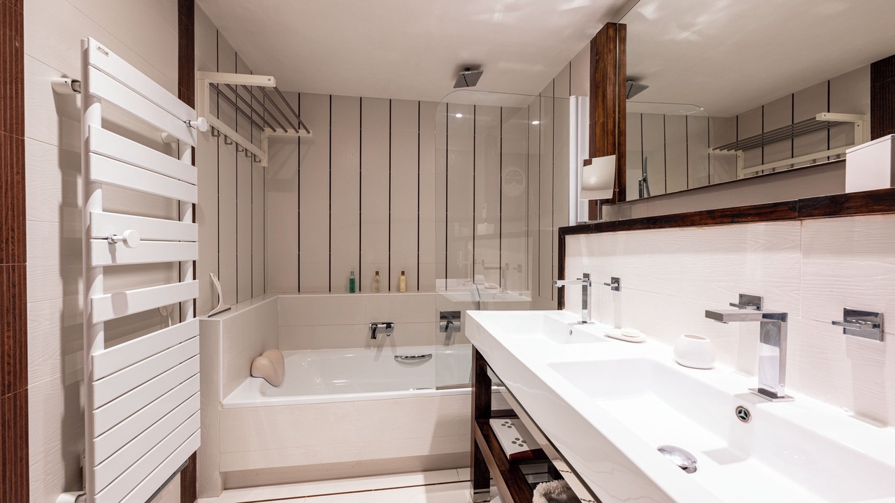 Photo of Bathroom in Arc-1600