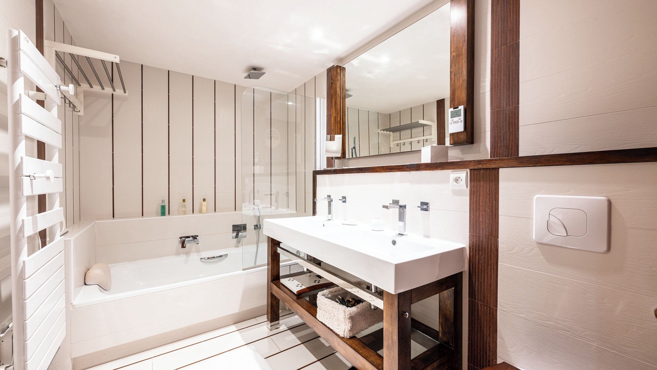 Photo of Bathroom in Arc-1600
