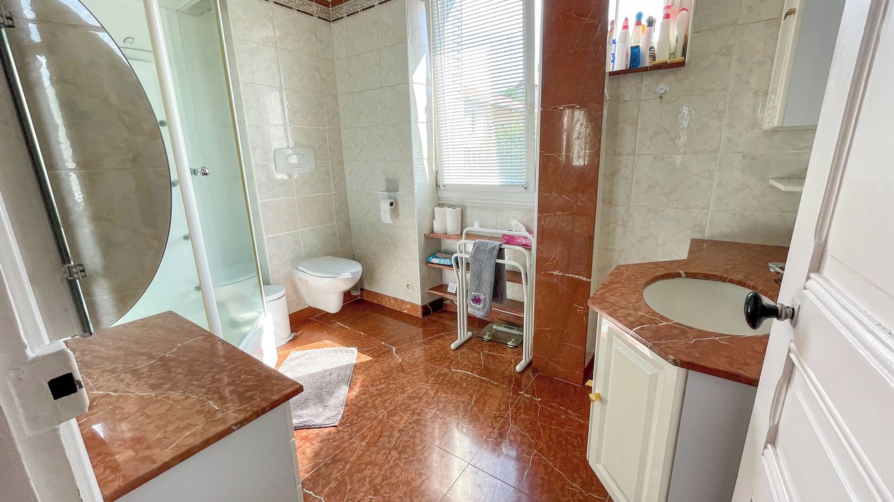 Photo of Bathroom in Le Puy-en-Velay
