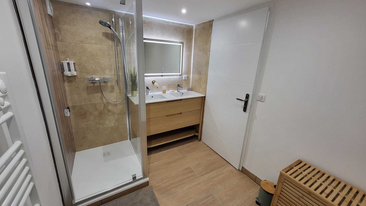 Photo of Bathroom in Saint-Forgeux