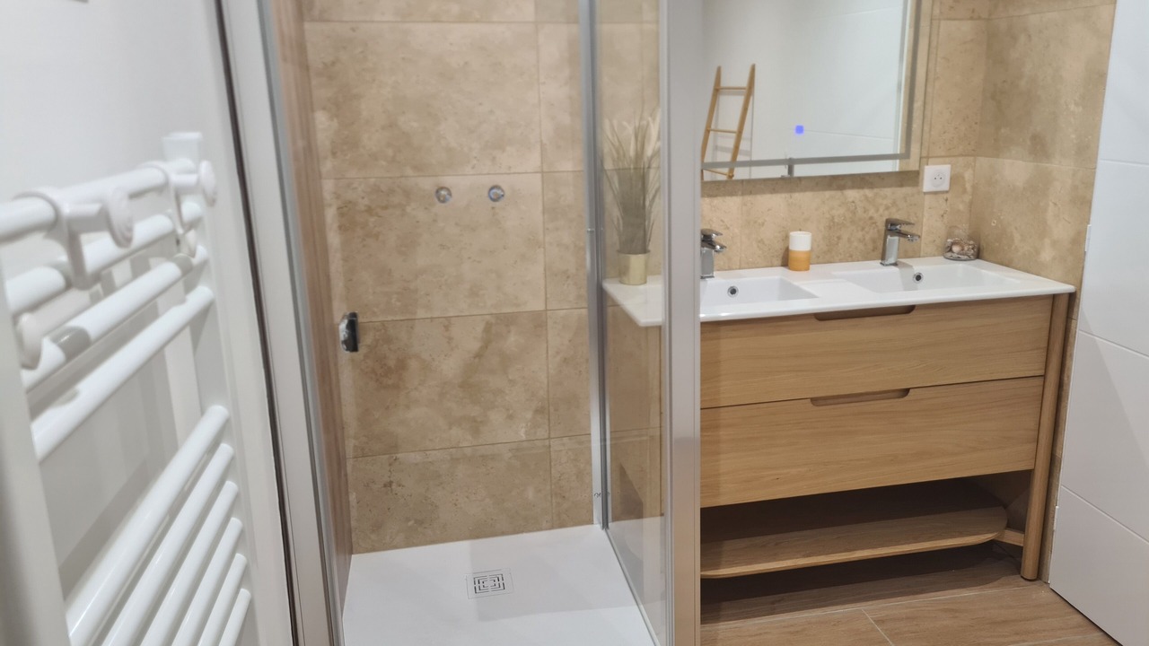 Photo of Bathroom in Saint-Forgeux