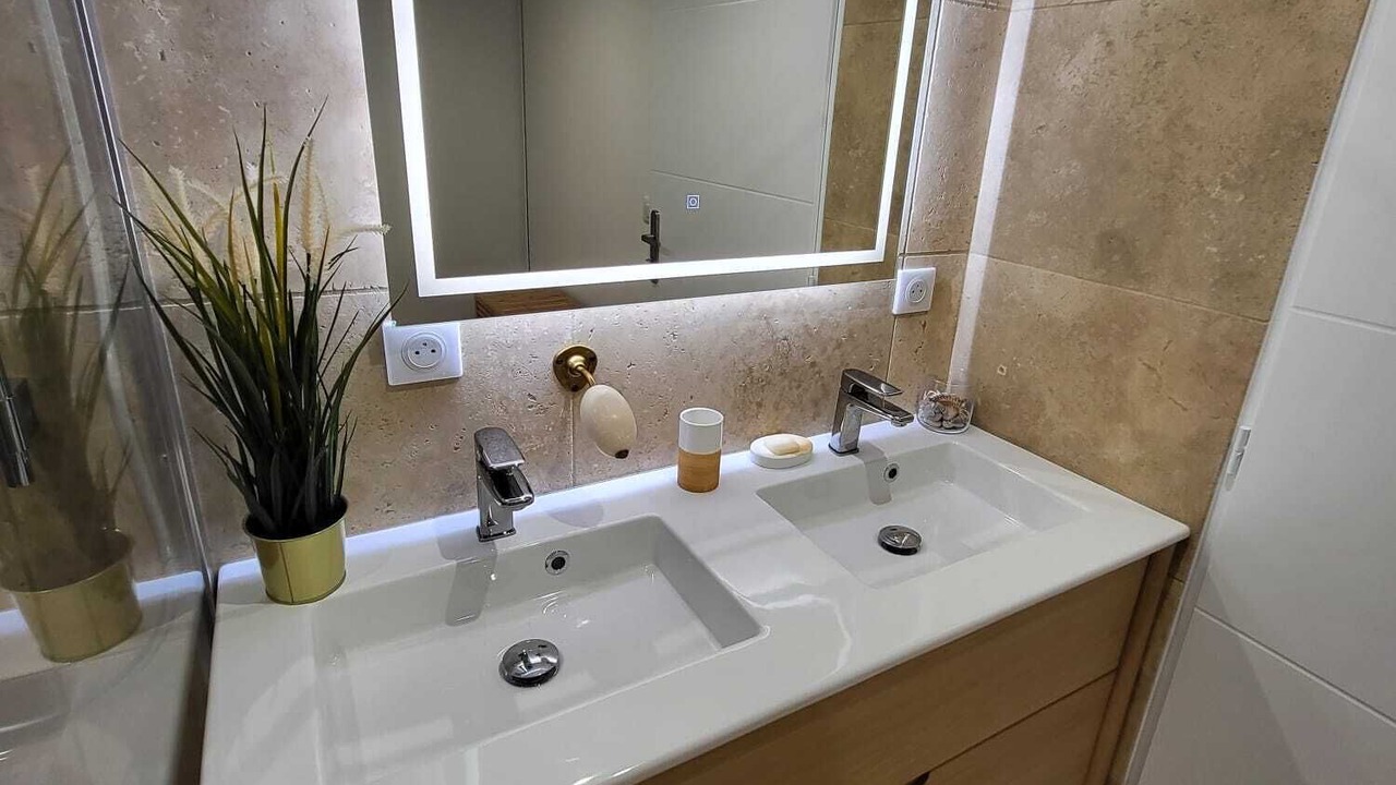 Photo of Bathroom in Saint-Forgeux