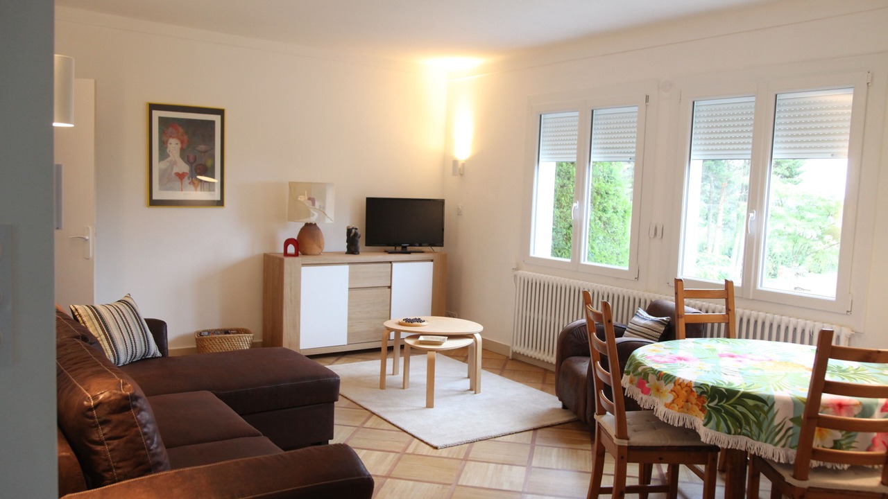 Photo of Livingroom in Paroisse Saint-Vincent-de-Paul