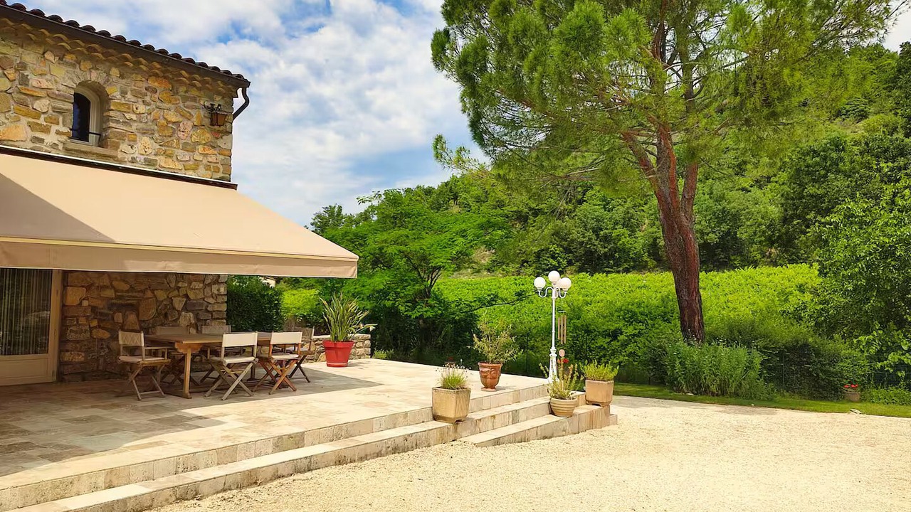 Photo of Outdoor in Rochecolombe