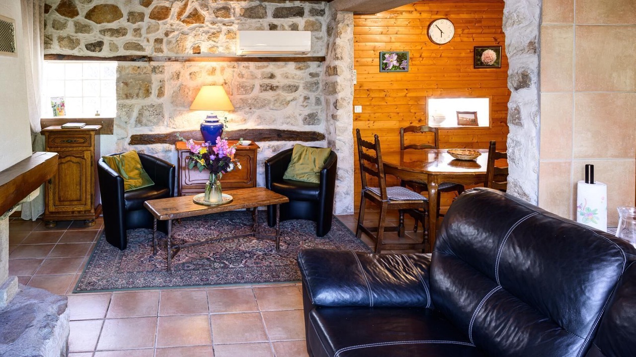 Photo of Livingroom in Saint-Romain-sous-Gourdon