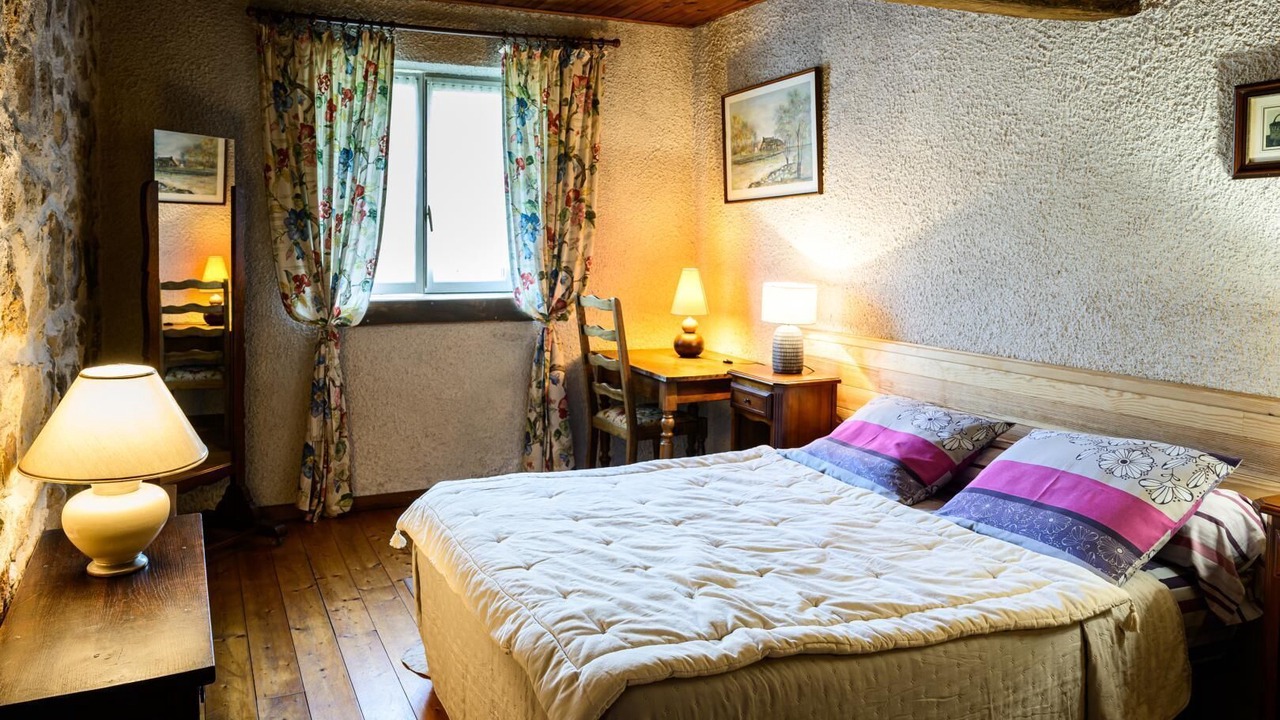 Photo of Bedroom in Saint-Romain-sous-Gourdon