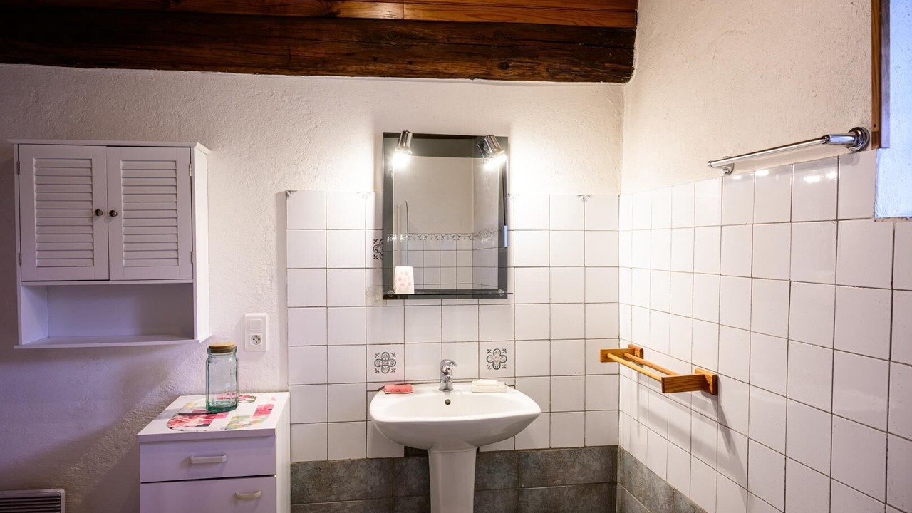 Photo of Bathroom in Saint-Romain-sous-Gourdon