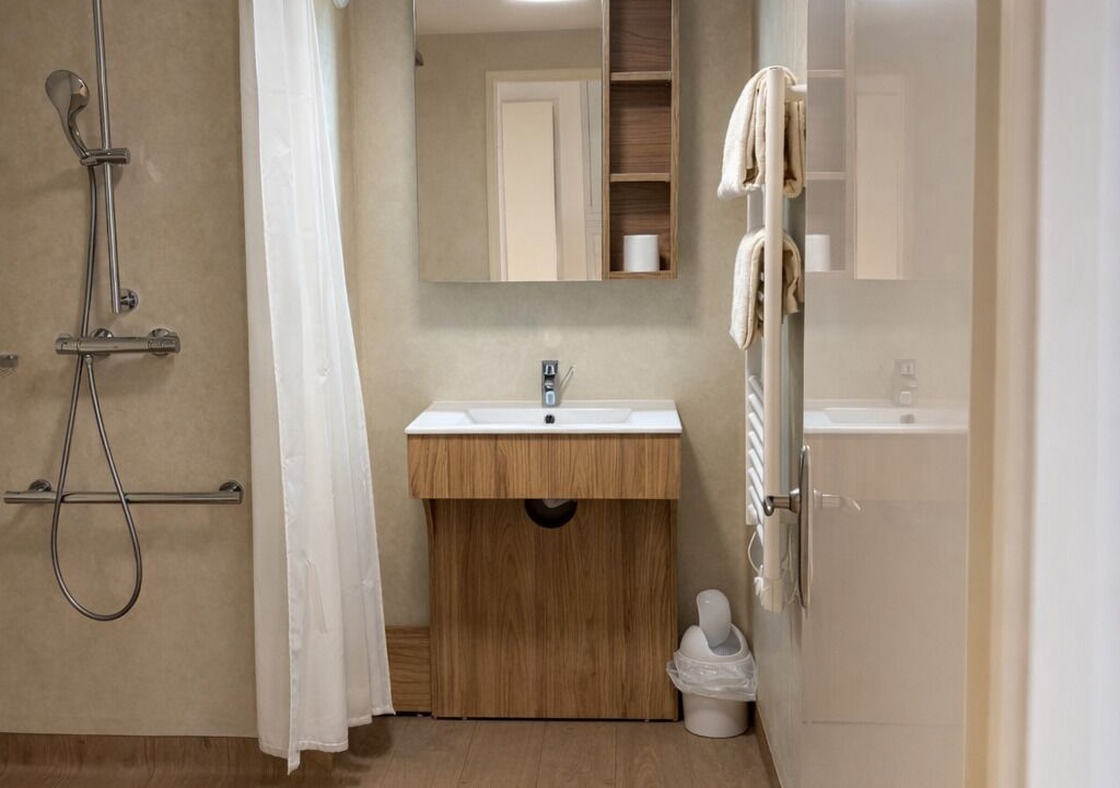 Photo of Bathroom in La Varenne Saint-Hilaire