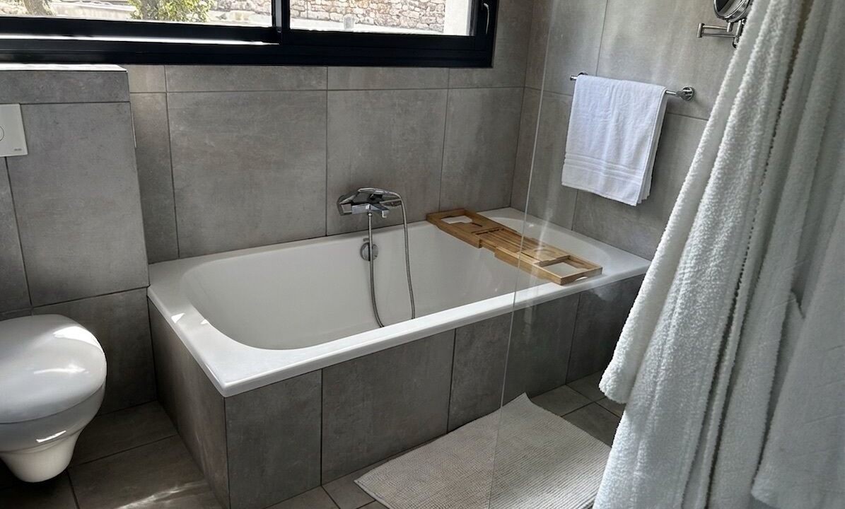Photo of Bathroom in Saint-Restitut