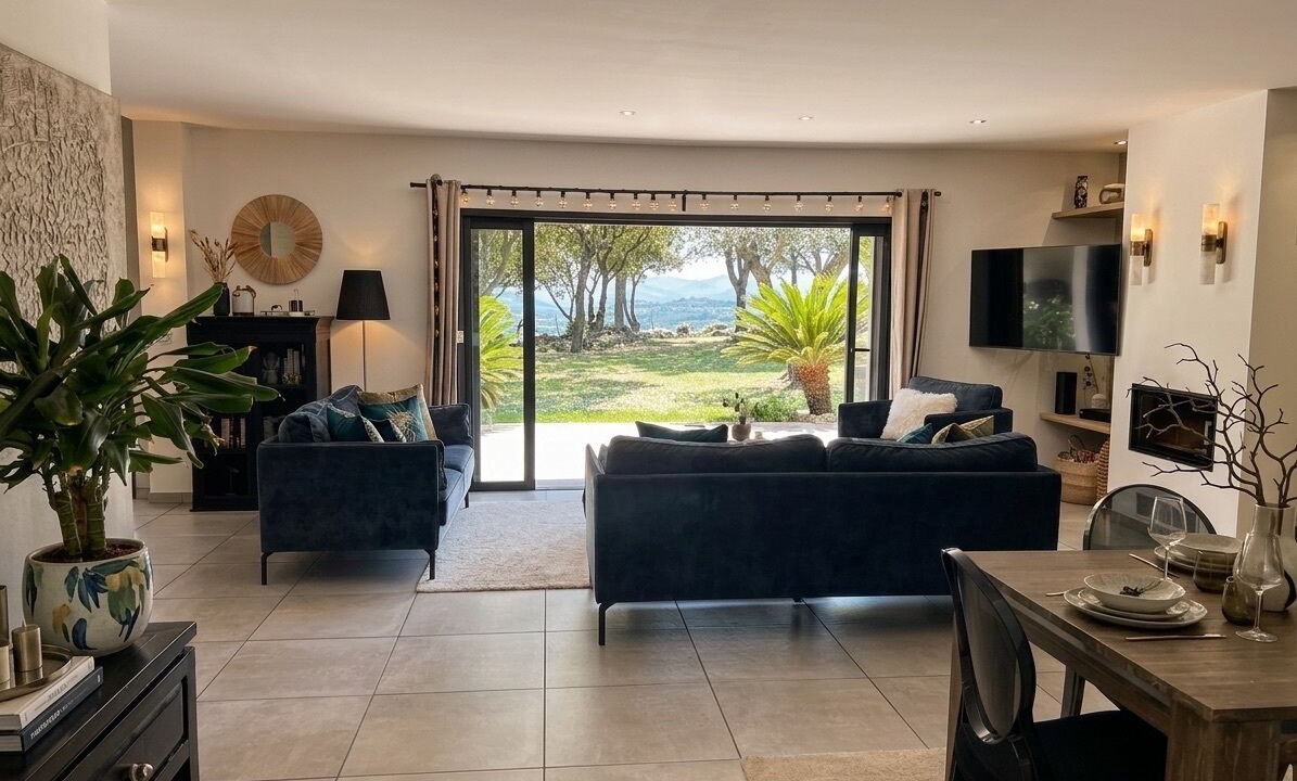 Photo of Livingroom in Saint-Restitut