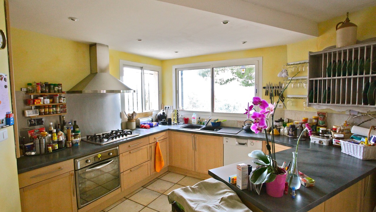 Photo of Kitchen in Beaumes-de-Venise