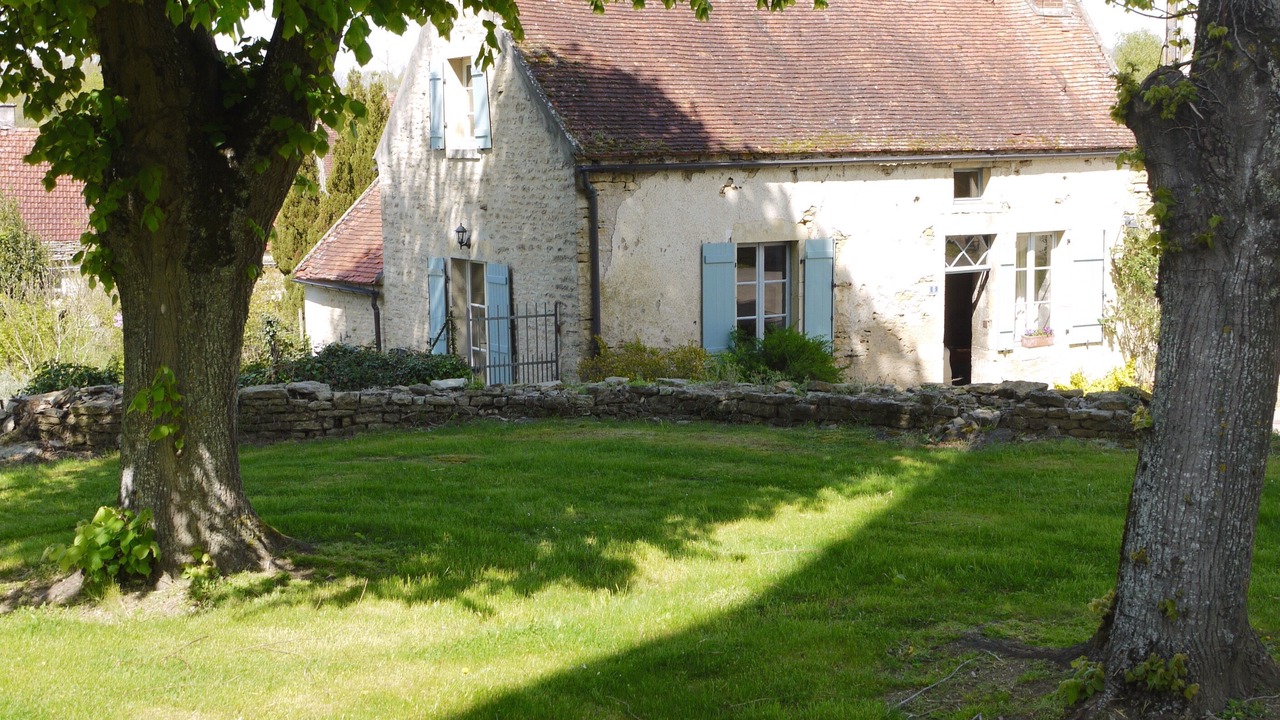 Photo of Others in Corsaint