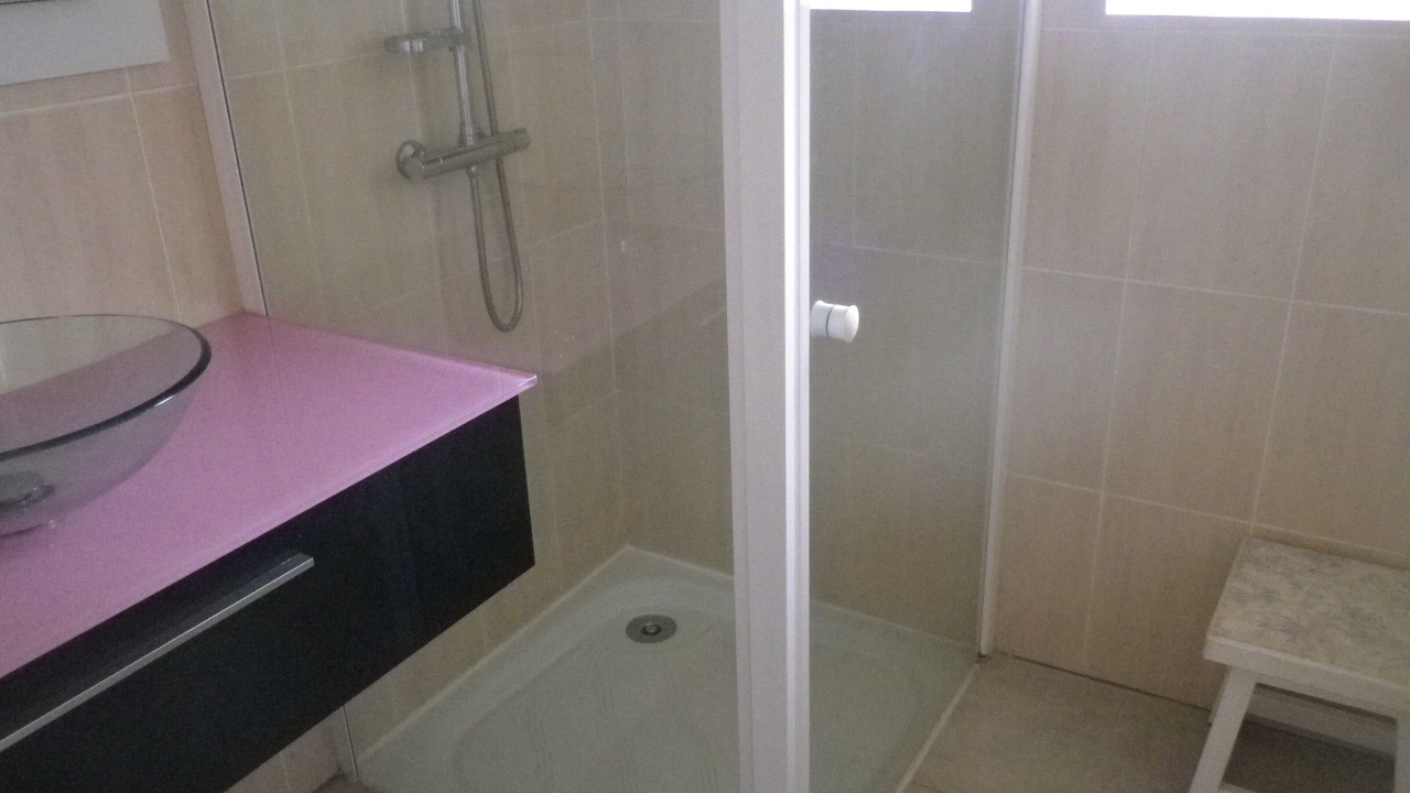 Photo of Bathroom in Saint-Cyprien-sur-Dourdou