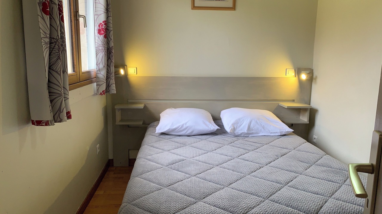 Photo of Bedroom in Nans-sous-Sainte-Anne