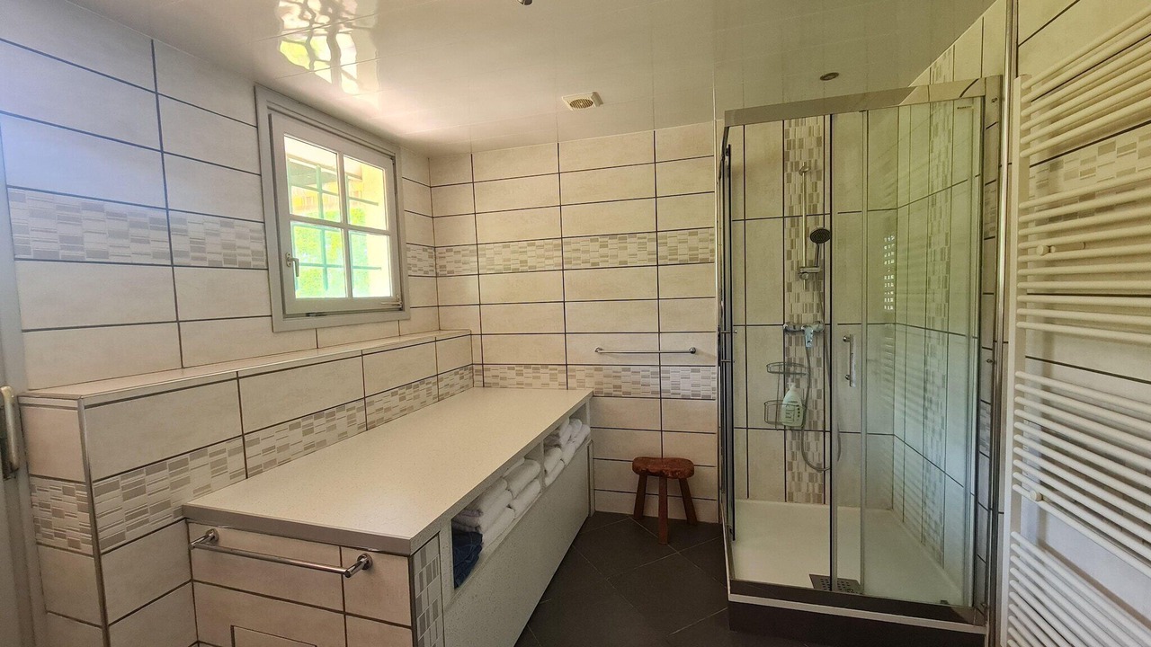 Photo of Bathroom in Vault-de-Lugny