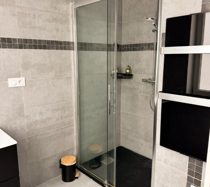 Photo of Bathroom in Crecy-la-Chapelle