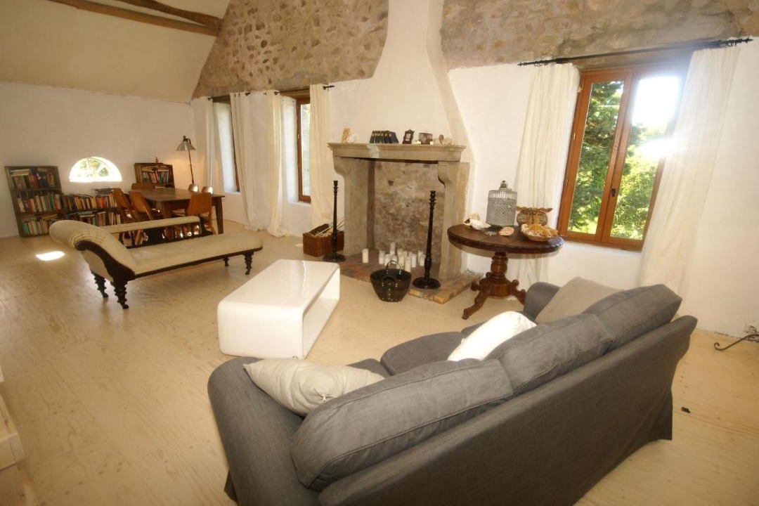Photo of Livingroom in Saint-Germain-des-Champs