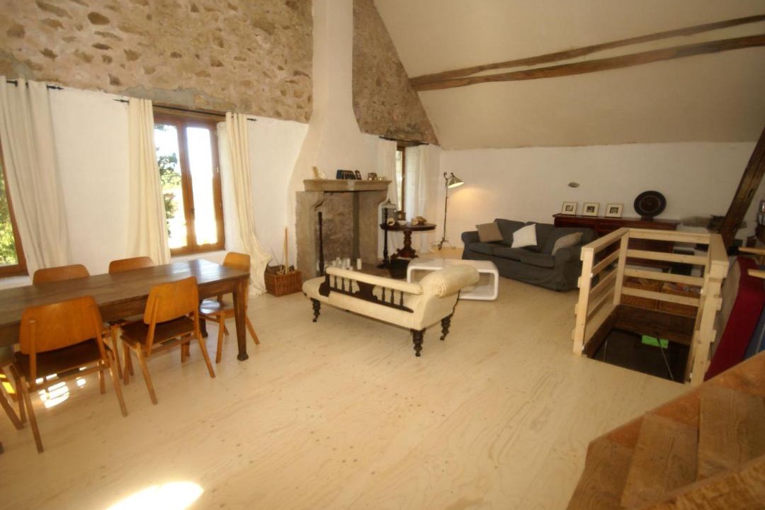 Photo of Livingroom in Saint-Germain-des-Champs