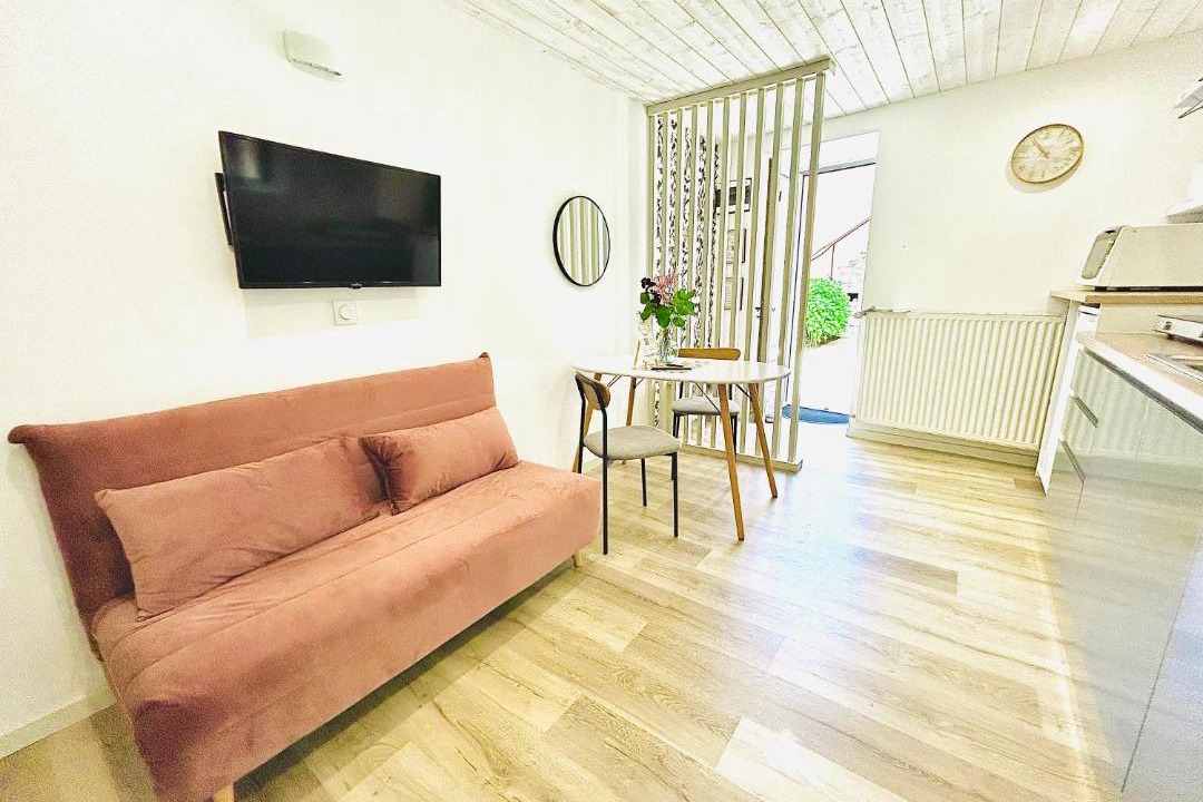 Photo of Livingroom in Menotey