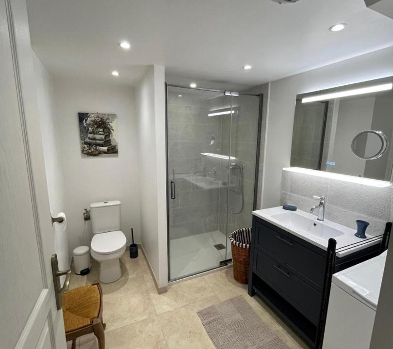 Photo of Bathroom in Treigny