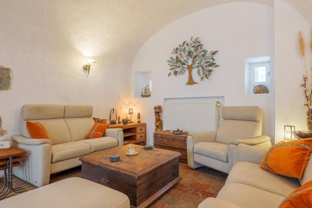 Photo of Livingroom in Saint Alban Auriolles