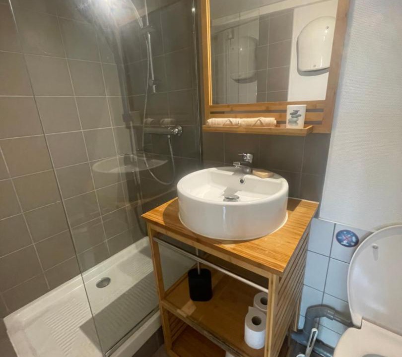 Photo of Bathroom in Grenoble City Centre