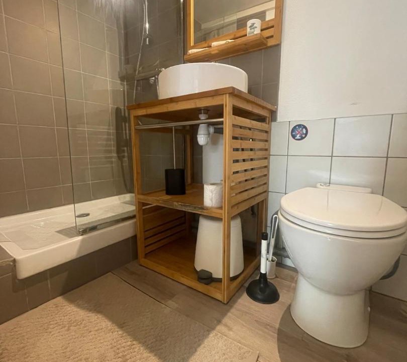 Photo of Bathroom in Grenoble City Centre