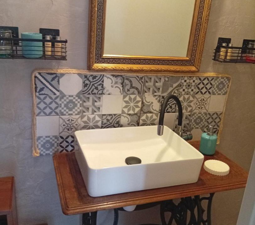 Photo of Bathroom in Saint-Martin-sous-Vigouroux