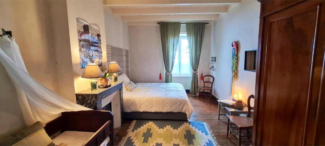 Photo of Bedroom in Mauzun