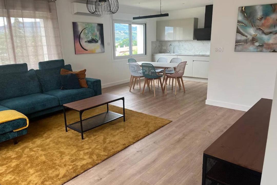 Photo of Livingroom in Saint-Clair-du-Rhone