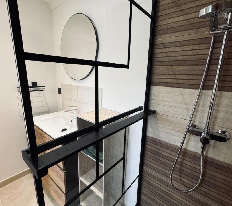 Photo of Bathroom in Dracy-le-Fort