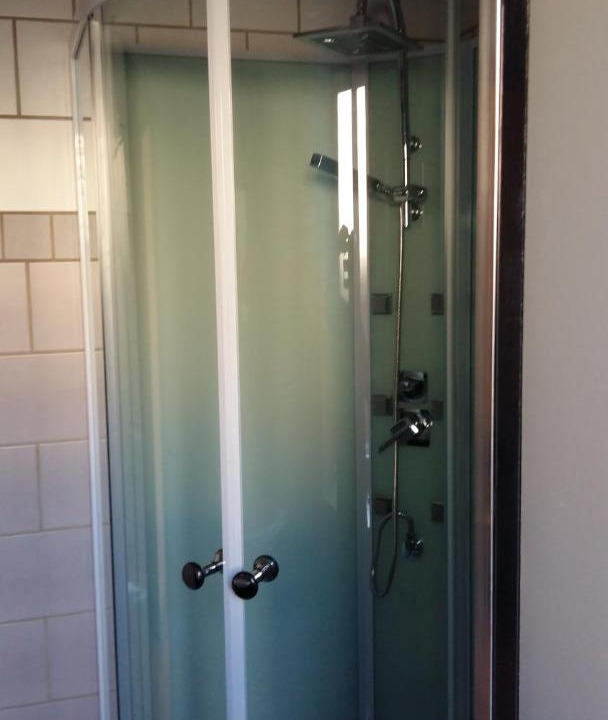 Photo of Bathroom in Yssingeaux