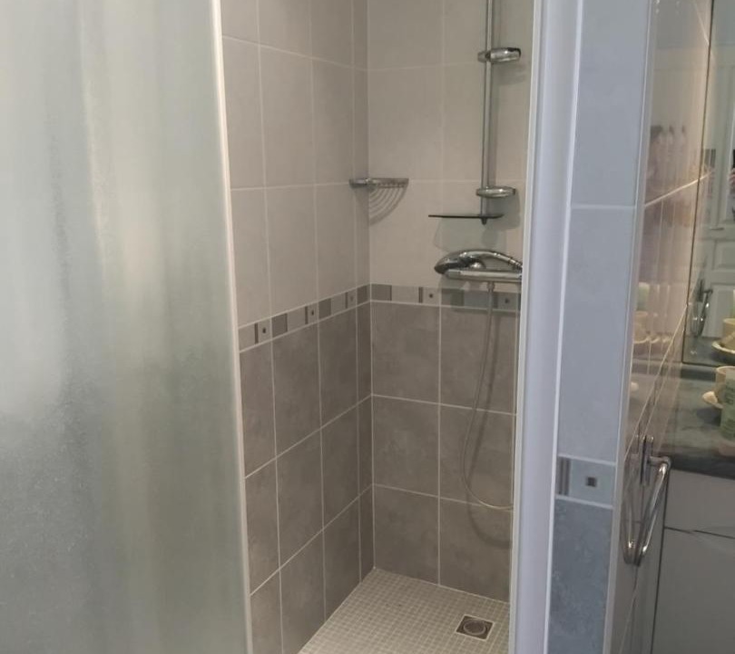 Photo of Bathroom in Louchy-Montfand